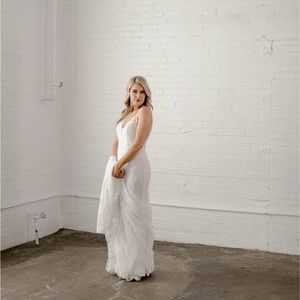 Stunning White Wedding Dress - Size 8